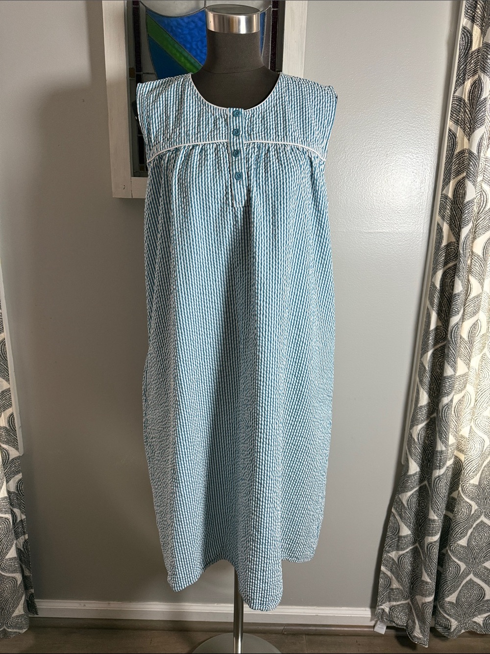 The Vermont Country Store Teal/ White Seersucker Sleeveless Nightgown – Large - Picture 2 of 9